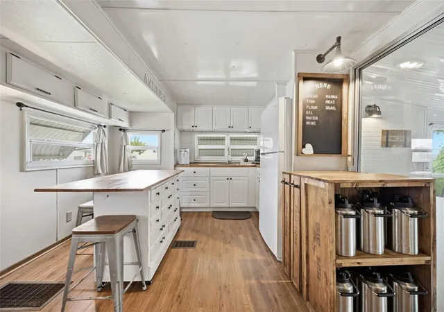Photo 3 of Manufactured home for sale at 2215 73Rd St E #162, Palmetto, FL 34221 | MLS# A4703405 | Listing updated on 2026-08-28