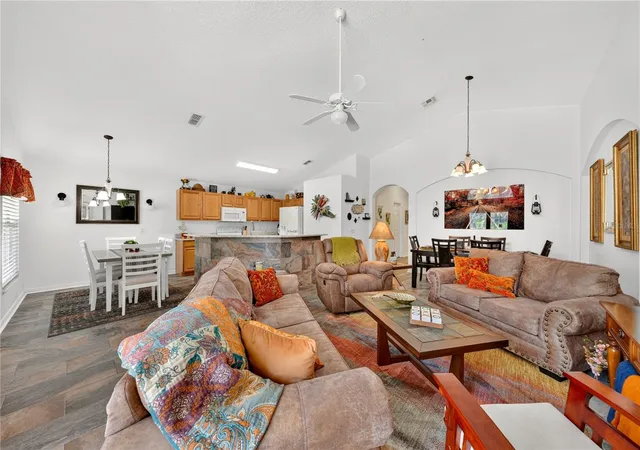 5th image of 358 Lancaster Dr, Davenport, FL 33897 | MLS# O6434764