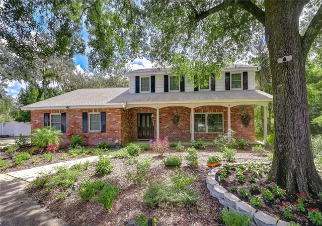 Photo 1 of Single family home for sale at 901 Woodview Dr, Brandon, FL 33511 | MLS# TB8540291 | Listing updated on 2026-10-15