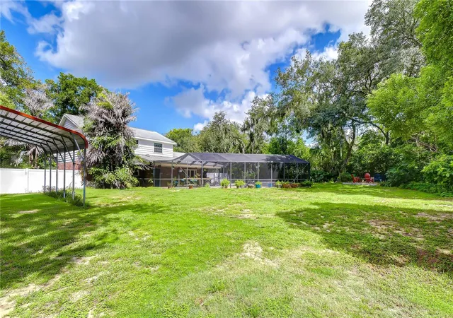 Photo 4 of Single family home for sale at 901 Woodview Dr, Brandon, FL 33511 | MLS# TB8540291 | Listing updated on 2026-10-15