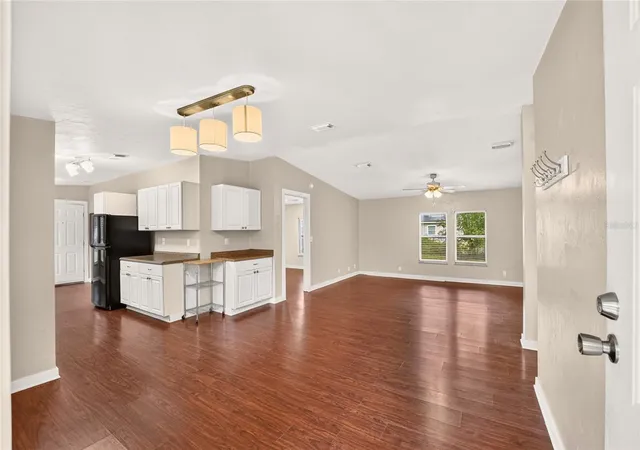2nd image of 1827 Se 43rd Ter, Gainesville, FL 32641 | MLS# GC542851