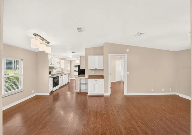 5th image of 1827 Se 43Rd Ter, Gainesville, FL 32641 | MLS# GC542851