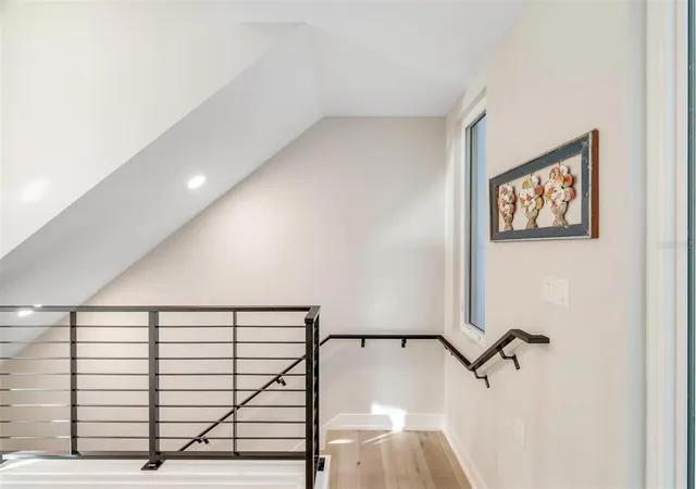 4th image of 372 6Th St S #12, Saint Petersburg, FL 33701 | MLS# TB8540311