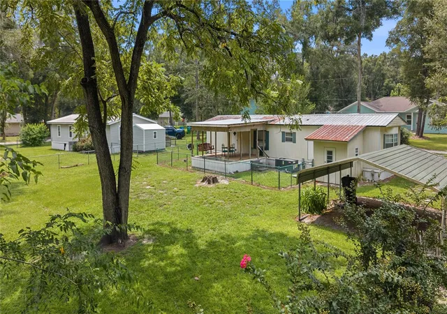Photo 3 of Manufactured home for sale at 18255 Nw 238Th St, High Springs, FL 32643 | MLS# GC542853 | Listing updated on 2026-09-29
