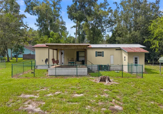 Photo 4 of Manufactured home for sale at 18255 Nw 238Th St, High Springs, FL 32643 | MLS# GC542853 | Listing updated on 2026-09-29