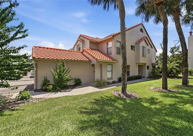 Photo 3 of Condo for sale at 701 Magnolia Pl, Winter Haven, FL 33884 | MLS# L4964412 | Listing updated on 2026-09-18