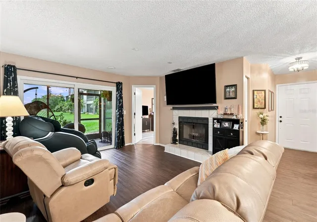 Listing Photo 5 - Condo for sale in building located at 701 Magnolia Pl, WINTER HAVEN, FL 33884