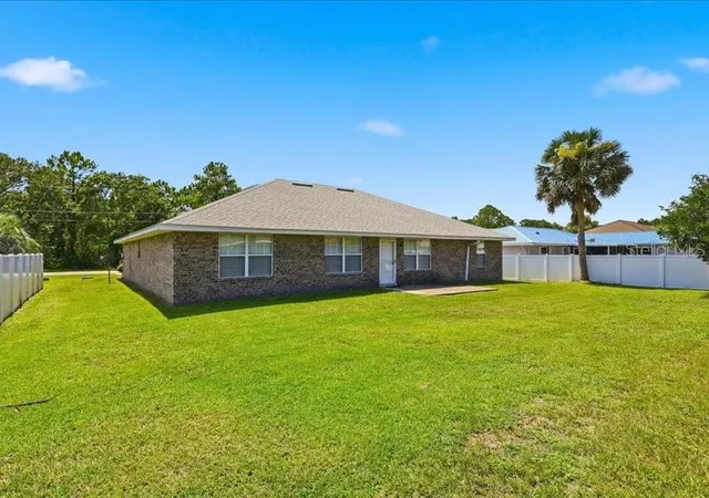 Photo 3 of Single family home for sale at 07 Biltwell Pl, Palm Coast, FL 32137 | MLS# FC320798 | Listing updated on 2026-10-28