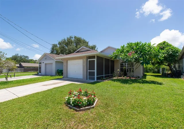 Photo 1 of Single family home for sale at 1521 13th St W, Palmetto, FL 34221 | MLS# TB8540347 | Listing updated on 2026-10-08