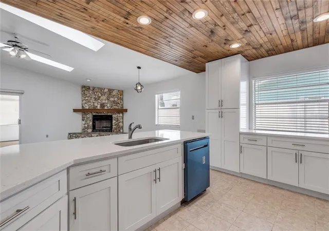 Photo 4 of Single family home for sale at 1870 Queen Palm Dr, Edgewater, FL 32141 | MLS# NS1089032 | Listing updated on 2026-09-03