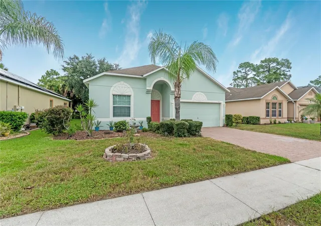 Photo 3 of Single family home for sale at 3923 Sunset Cove Dr, Port Orange, FL 32129 | MLS# V4950815 | Listing updated on 2026-08-22