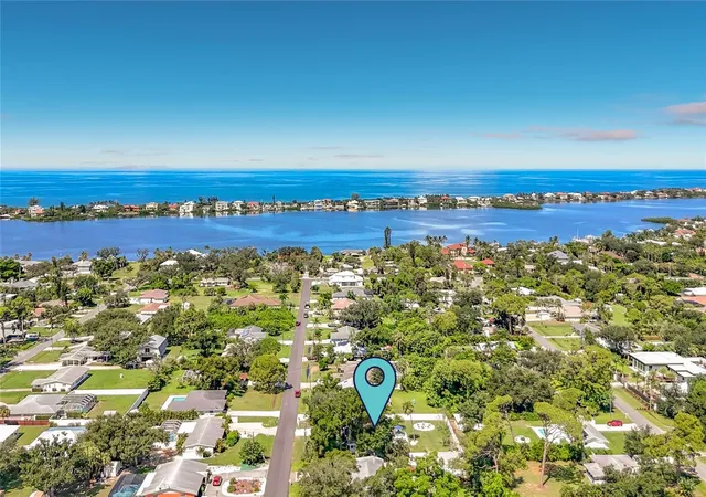 Photo 3 of Single family home for sale at 212 S Myrtle Ave, Nokomis, FL 34275 | MLS# N6145414 | Listing updated on 2026-10-01