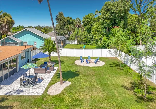 Photo 3 of Single family home for sale at 212 S Myrtle Ave, Nokomis, FL 34275 | MLS# N6145414 | Listing updated on 2026-10-01