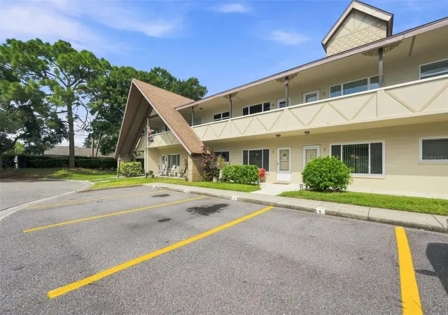 Photo 3 of Condo for sale at 2295 Belgian Ln #5, Clearwater, FL 33763 | MLS# W7888731 | Listing updated on 2026-09-04