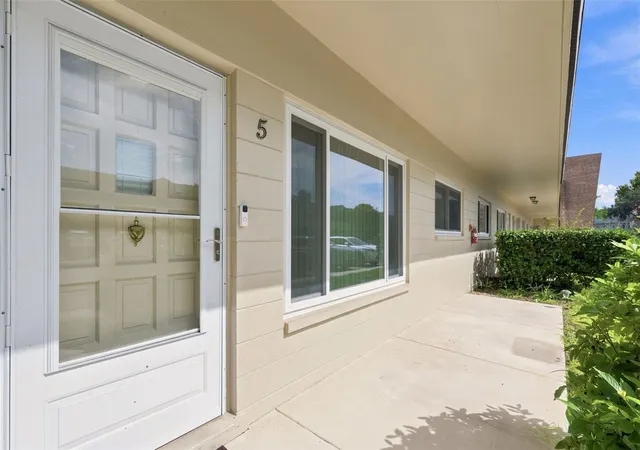 Photo 3 of Condo for sale at 2295 Belgian Ln #5, Clearwater, FL 33763 | MLS# W7888731 | Listing updated on 2026-09-04