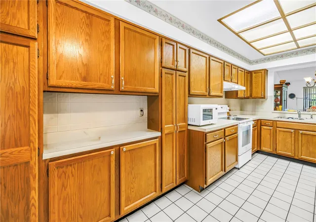 4th image of 10263 98Th St, Largo, FL 33773 | MLS# TB8540380