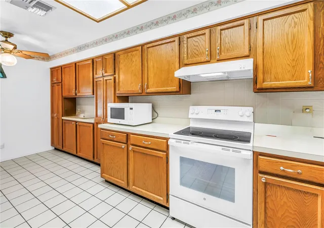 5th image of 10263 98Th St, Largo, FL 33773 | MLS# TB8540380