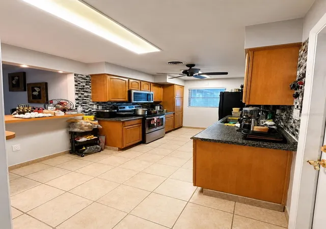 2nd image of 811 Hillside Ave, Lake Wales, FL 33853 | MLS# TB8540384