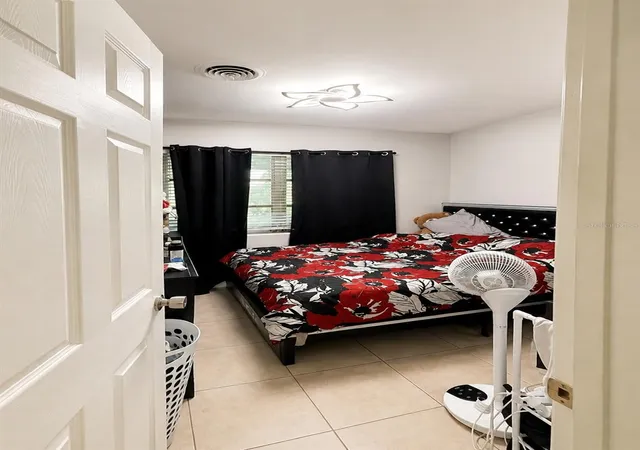 Photo 4 of Single family home for sale at 811 Hillside Ave, Lake Wales, FL 33853 | MLS# TB8540384 | Listing updated on 2026-09-13