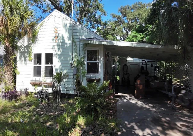 Photo 1 of Single family home for sale at 1121 Orange Ave, Dunedin, FL 34698 | MLS# TB8540385 | Listing updated on 2026-09-22
