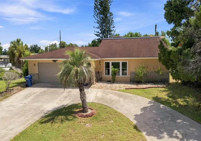 2nd image of 352 Lake Rd, Venice, FL 34293 | MLS# A4703444
