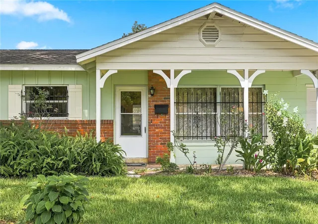 Photo 3 of Single family home for sale at 622 Martin Ave, Altamonte Springs, FL 32701 | MLS# O6434849 | Listing updated on 2026-08-22
