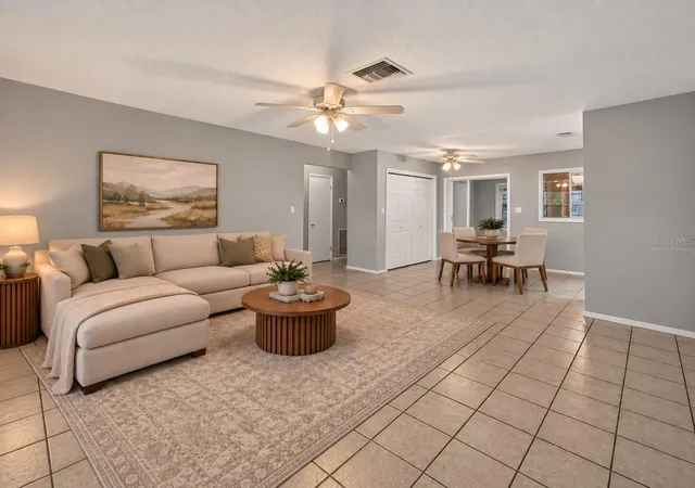 Photo 3 of Single family home for sale at 1305 Orange Ave, Tavares, FL 32778 | MLS# O6434860 | Listing updated on 2026-10-07