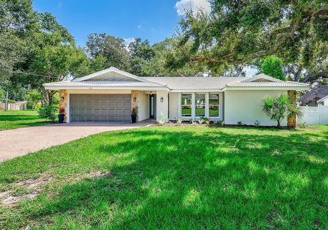 Photo 1 of Single family home for sale at 833 Tallowood Dr, Largo, FL 33770 | MLS# TB8540402 | Listing updated on 2026-10-03