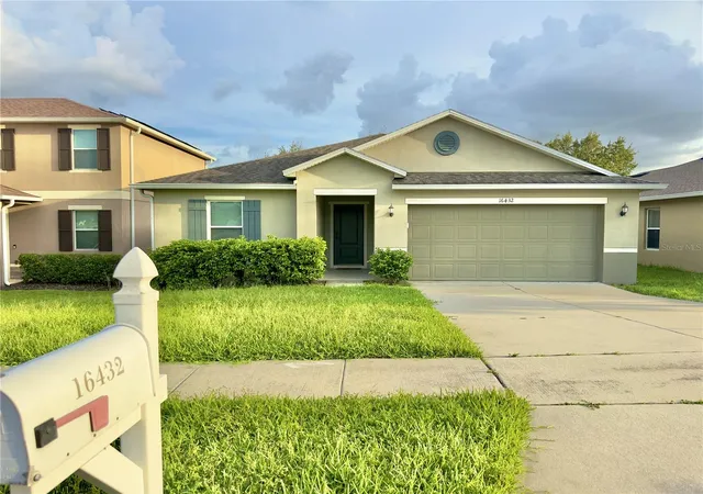 Photo 3 of Single family home for sale at 16432 Caju Rd, Clermont, FL 34711 | MLS# O6434863 | Listing updated on 2026-08-21