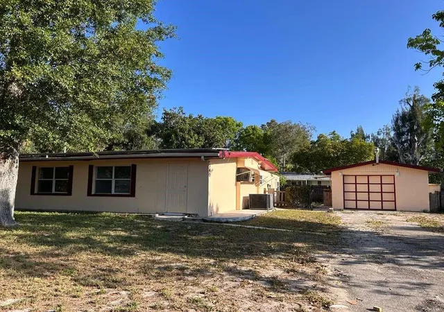 Photo 2 of Single family home for sale at 340 Santa Barbara St, North Fort Myers, FL 33903 | MLS# O6434880 | Listing updated on 2026-10-06