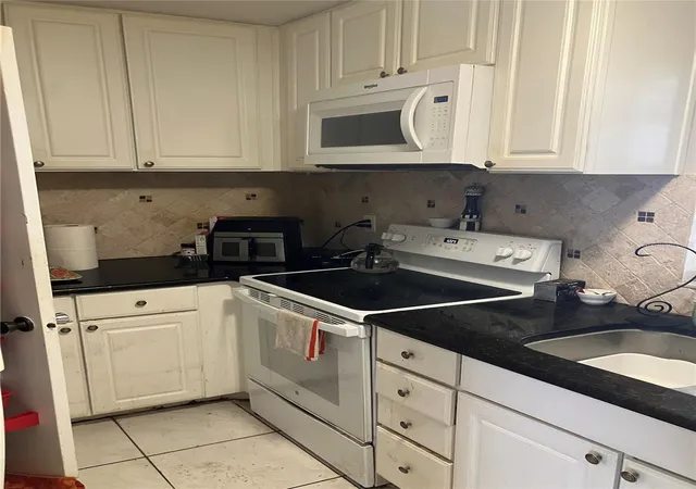 3rd image of 316 N Bayshore Blvd #105, Clearwater, FL 33759 | MLS# TB8540423