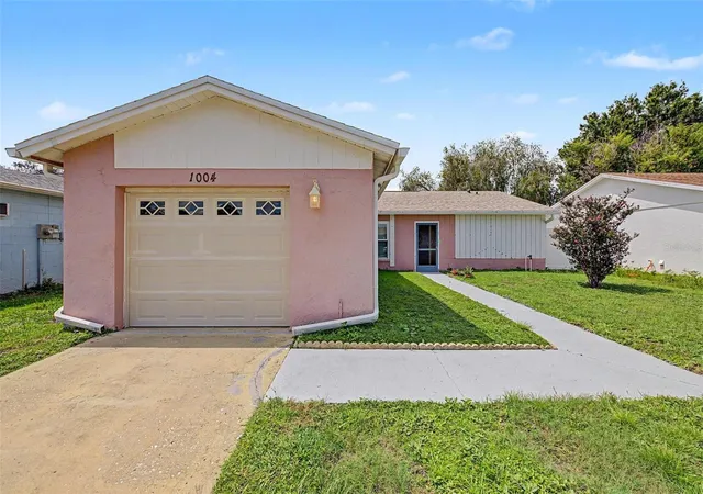 Photo 2 of Single family home for sale at 1004 Coolwood Pl, Brandon, FL 33511 | MLS# TB8540438 | Listing updated on 2026-10-13
