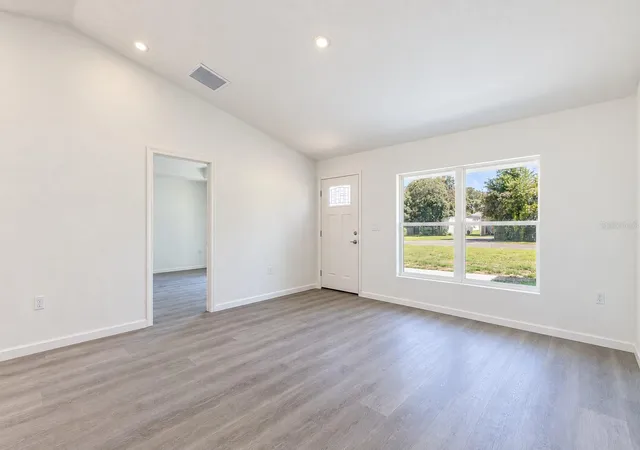 Photo 4 of Single family home for sale at 4077 Se 139Th St, Summerfield, FL 34491 | MLS# OM730706 | Listing updated on 2026-10-21