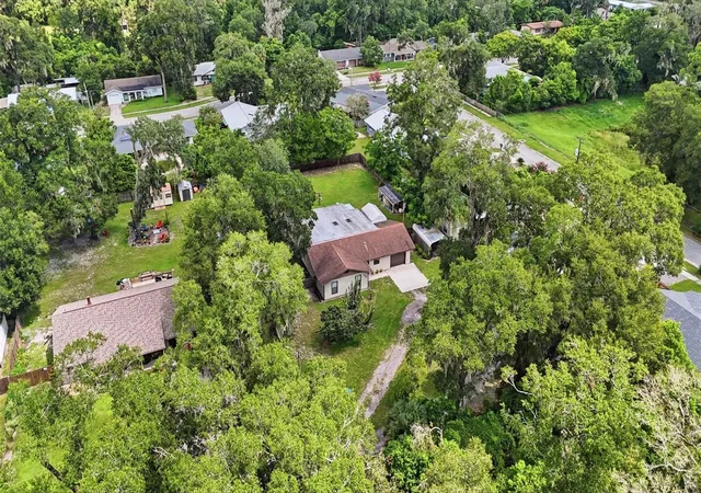 Photo 4 of Single family home for sale at 1555 Rowe Ln, Deland, FL 32720 | MLS# V4950821 | Listing updated on 2026-10-08