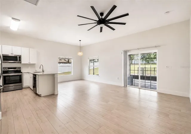 Photo 3 of Single family home for sale at 10105 Lenox St, Clermont, FL 34711 | MLS# G5116662 | Listing updated on 2026-09-12