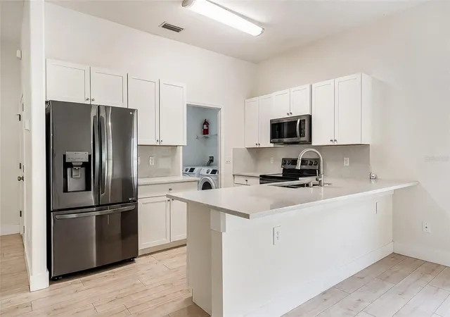 Photo 4 of Single family home for sale at 10105 Lenox St, Clermont, FL 34711 | MLS# G5116662 | Listing updated on 2026-09-12