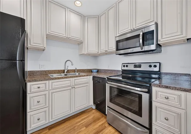 Photo 2 of Condo for sale at 935 N Halifax Ave #1105, Daytona Beach, FL 32118 | MLS# V4950822 | Listing updated on 2026-10-01