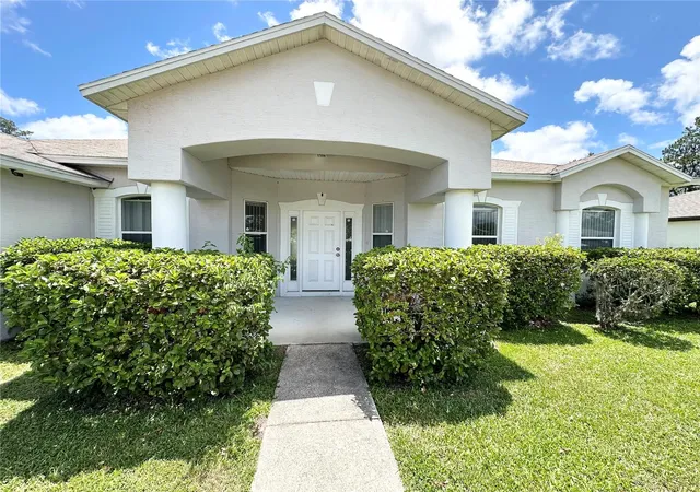 Photo 3 of Single family home for sale at 15 Ruth Dr, Palm Coast, FL 32164 | MLS# FC320811 | Listing updated on 2026-08-22