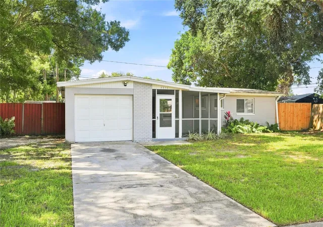 Photo 2 of Single family home for sale at 8836 79th Place, Seminole, FL 33777 | MLS# TB8540473 | Listing updated on 2026-10-06