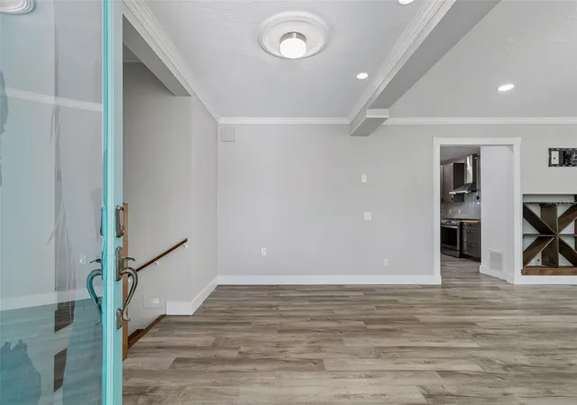 3rd image of 904 Bayshore Dr, Tarpon Springs, FL 34689 | MLS# TB8540475