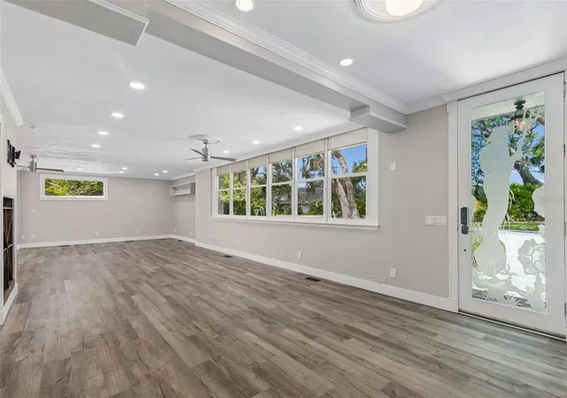 4th image of 904 Bayshore Dr, Tarpon Springs, FL 34689 | MLS# TB8540475
