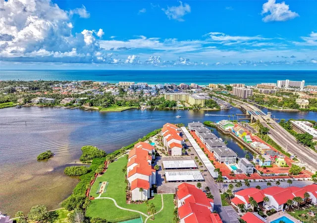 Listing Photo 4 - Condo for sale in building located at 1608 Stickney Pt Rd, SARASOTA, FL 34231 - Unit #8-107