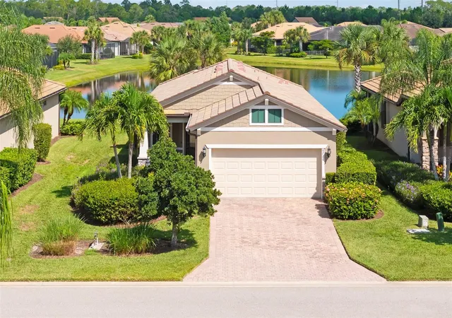 Photo 1 of Single family home for sale at 6726 Haverhill Ct, Bradenton, FL 34202 | MLS# A4703472 | Listing updated on 2026-09-02