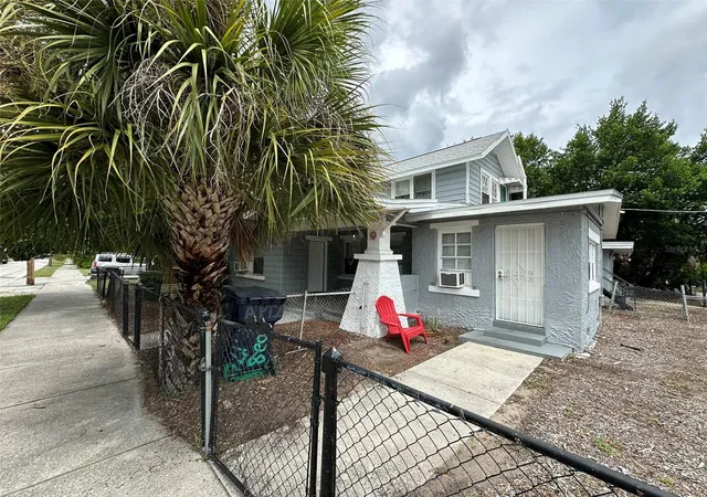 Listing Photo 4 - Condo for sale in building located at 1028 E 17th Ave, TAMPA, FL 33605