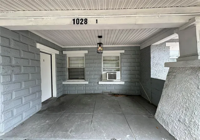 Listing Photo 5 - Condo for sale in building located at 1028 E 17th Ave, TAMPA, FL 33605