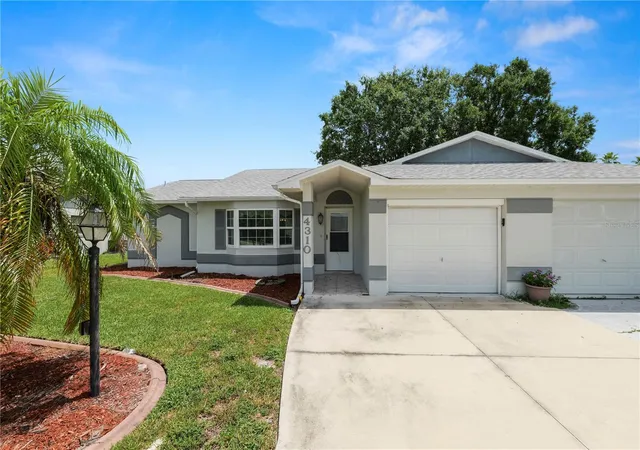 Listing Photo 5 - Condo for sale in building located at 4310 Vantage Cir, SEBRING, FL 33872