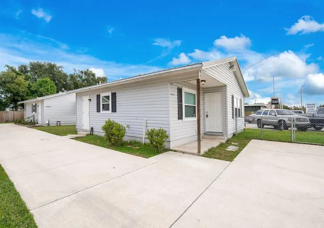 4th image of 2533 S Fern Creek Ave, Orlando, FL 32806 | MLS# O6434974