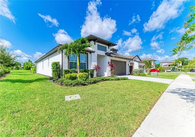 3rd image of 3550 Quiet Dr, Sarasota, FL 34240 | MLS# A4703478