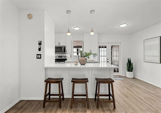 5th image of 11917 Congressional Dr, Tampa, FL 33626 | MLS# TB8540519