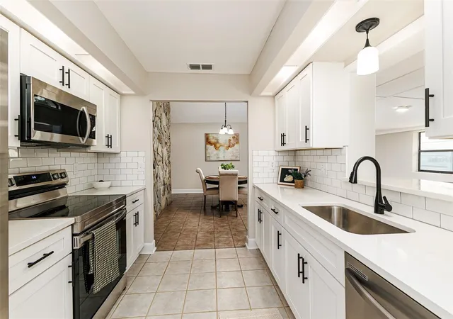 Photo 2 of Single family home for sale at 2923 Forestbrook Dr N, Lakeland, FL 33811 | MLS# L4964429 | Listing updated on 2026-10-28